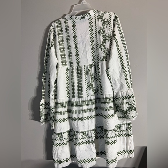 Women’s V-Neck Ruffle Tierra Boho Mini Dress size. L - Picture 6 of 6